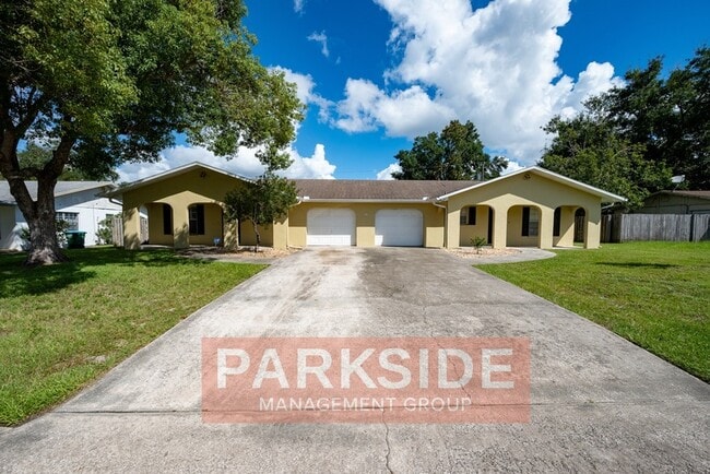 Photo - 122 Landmark St