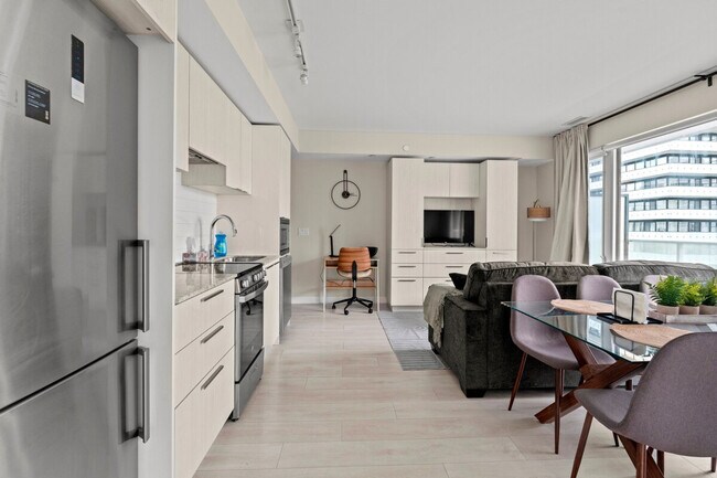 Photo - 478 Yonge St Unit ID1345953P