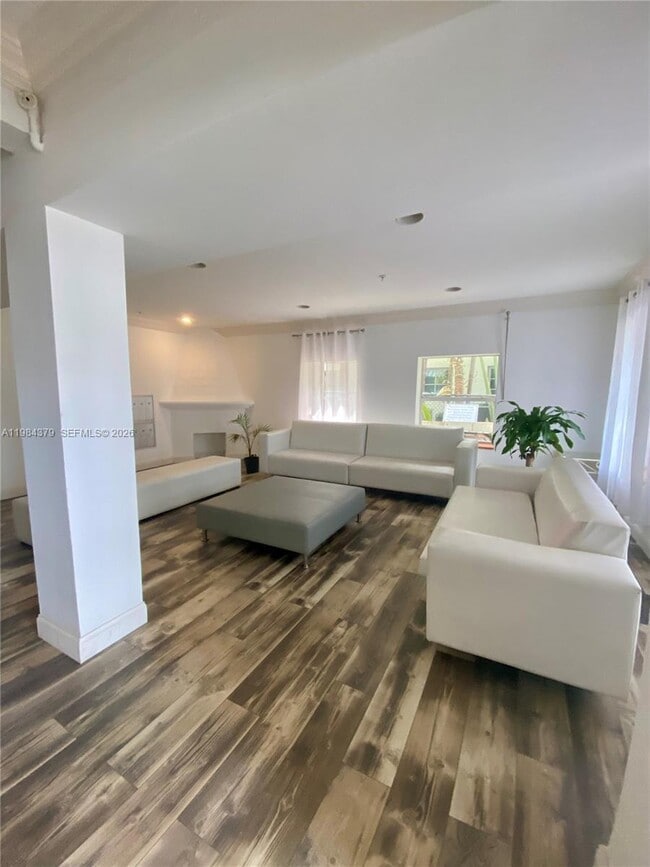 Photo - 1521 Lenox Ave. Unidad 106