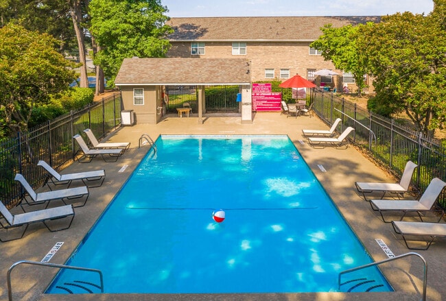 Photo - The Grove at Six Hundred Apartment Homes