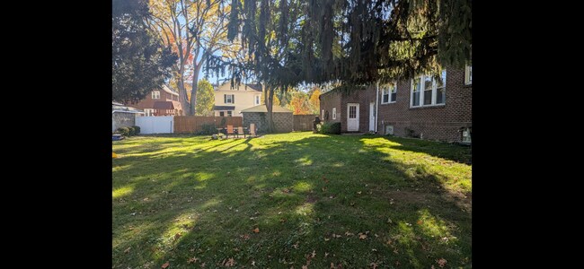 Photo - 208 Orchard Pl