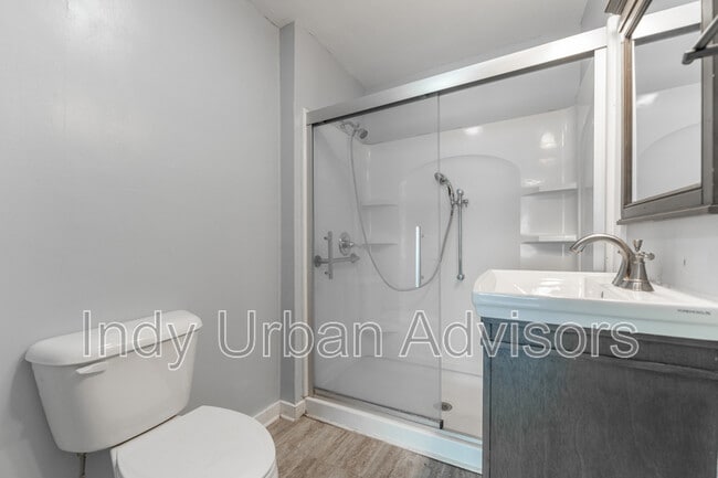 Photo - 724 E Pleasant Run Parkway North Dr