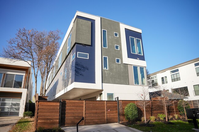 Building Photo - 2203 Moser Ave Rental