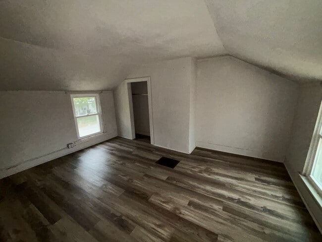 Photo - 411 S Oak St