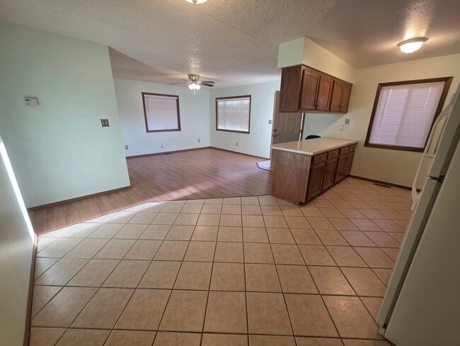 Photo - 6862 Femmer St