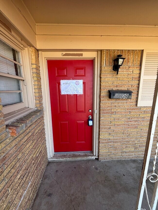 Photo - 3 bed 2 bath home with 1 car garage