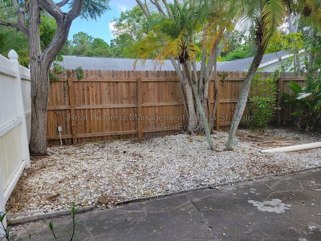 Photo - 917 Lake Palms Dr