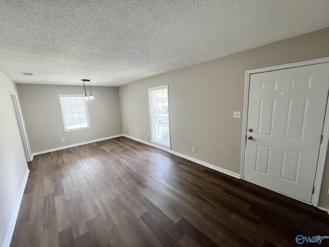 Photo - 2904 Alametos St SW