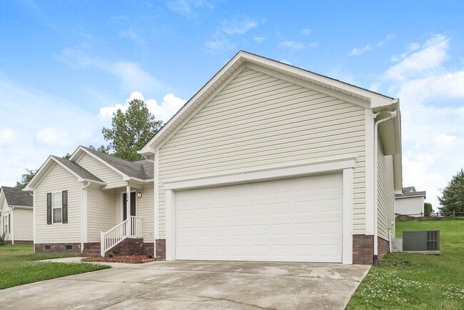 Photo - 854 Loch Lomond Cir