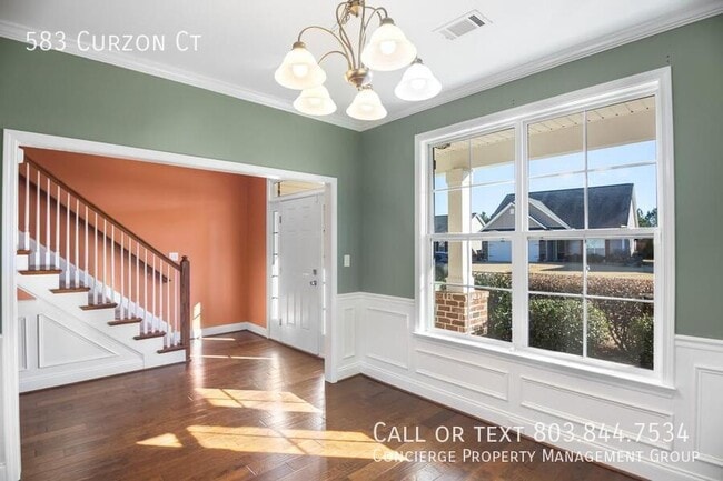 Photo - 583 Curzon Court