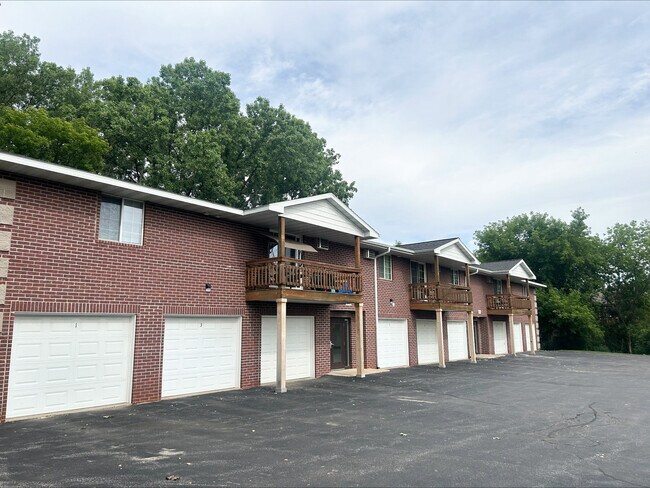 Building Photo - Redstone Rental