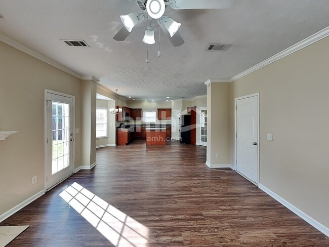 Photo - 2018 Fiona Way