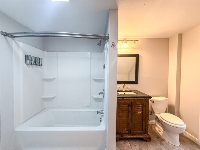 Photo - 18 Ellsworth St Unit 4