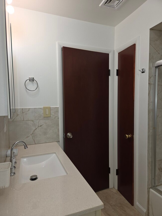 Photo - 213 E 9th Ave Unit 3 bedroom apartment