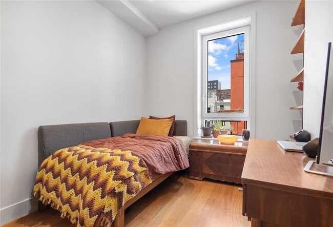 Photo - 297 Clifton Pl Unit 3