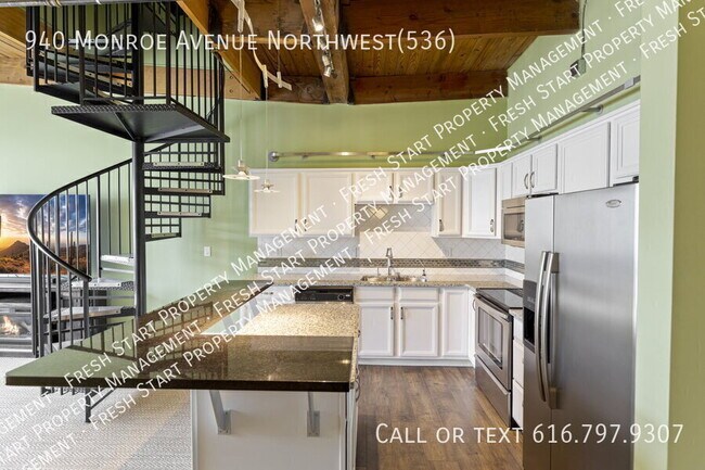 Photo - 940 Monroe Ave NW