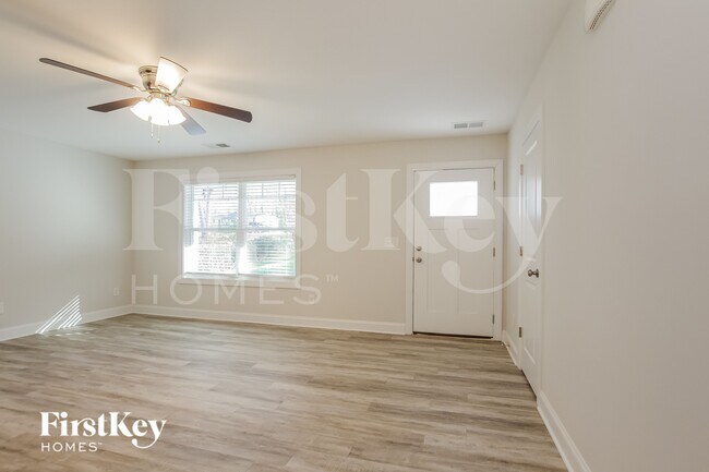 Photo - 6631 Rockwell Blvd W