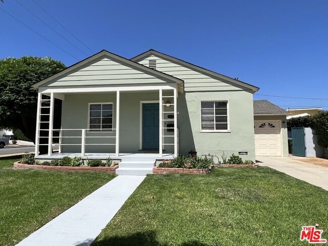 Building Photo - 5835 Shoshone Ave