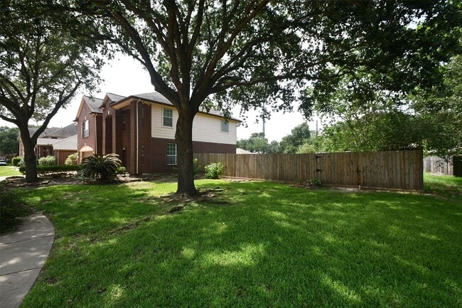 Building Photo - 21610 Woodoak Ct