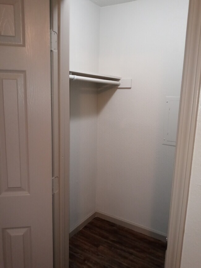 Walk-in Closet