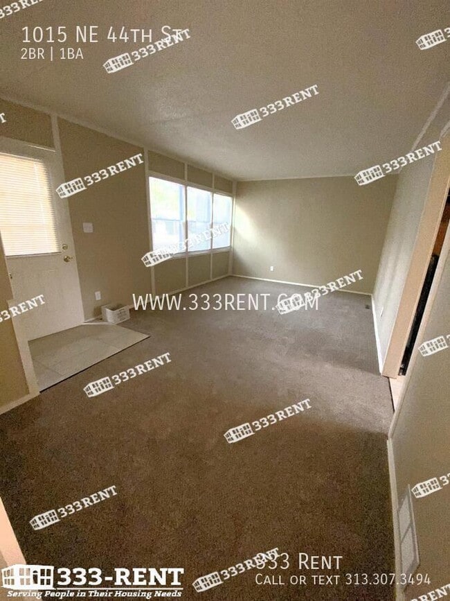 Photo - 1015 NE 44th St