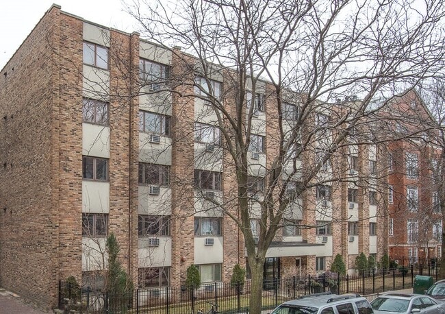 Photo - 630 W Wrightwood Ave