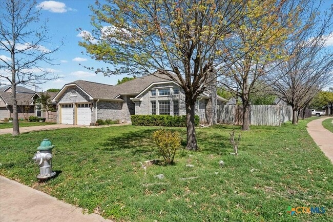 Photo - 8900 Martha's Dr