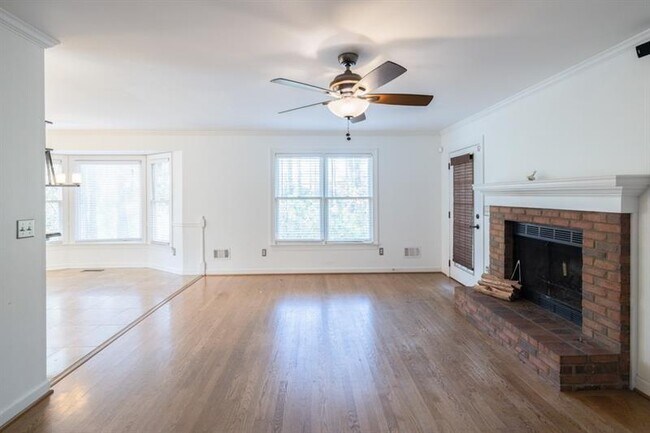 Photo - 1920 Avis Ln