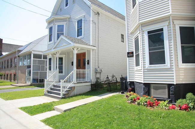 Photo - 907 State St Unit #907