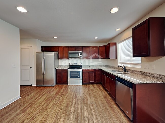 Photo - 317 W Willow Creek Dr