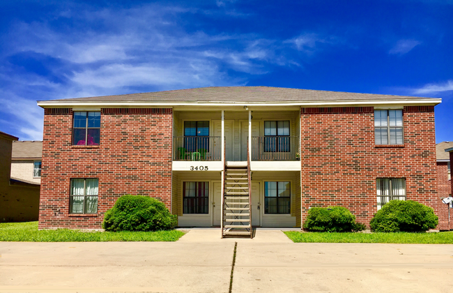 Building Photo - 3405 Barcelona Drive Unit D Rental