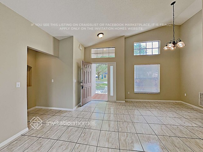 Photo - 106 Quiet Oak Ct