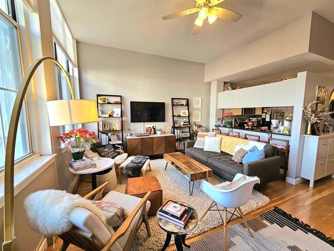 Photo - 240 Heath St Condo Unit PH13