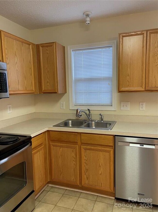 Photo - Spacious 2BR 2BA Townhome In Prime Location!