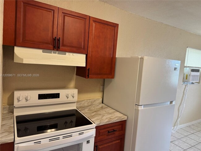 Photo - 2352 NW 13th Ct