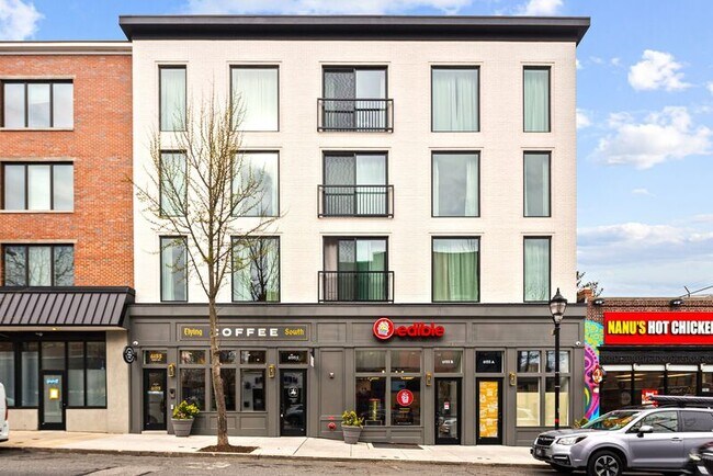 Building Photo - 6155 Ridge Ave