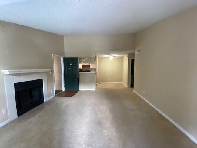 Photo - 2 BEDROOM 2 BATHROOM CONDO FOR RENT / REGE...