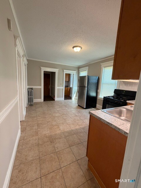 370 Maple Ave Unit 3