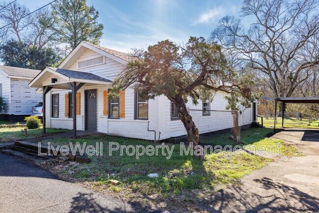 Photo - 2212 20th St N