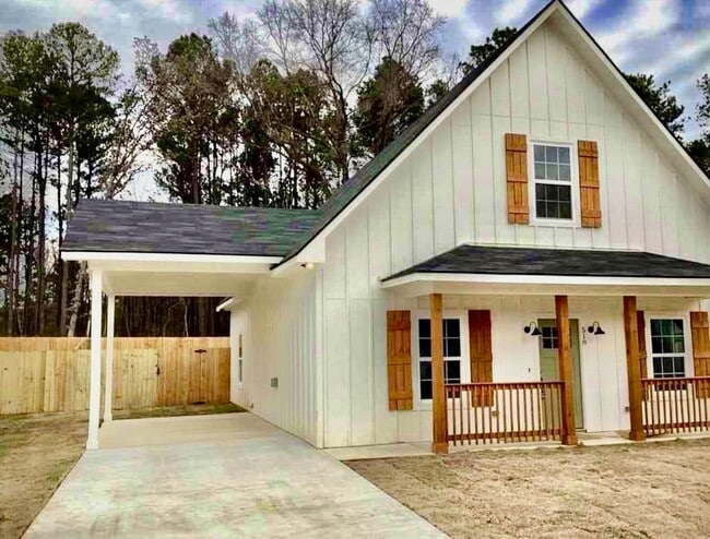 Building Photo - 518 Ranier Dr