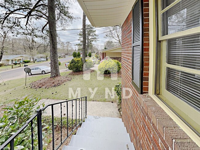 Photo - 3 br, 1.5 bath House - 256 13th Ave NE