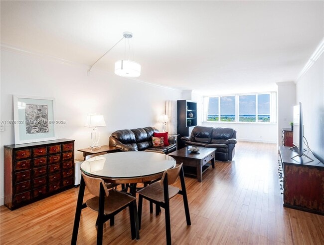 Photo - 5005 Collins Ave Unit 1105