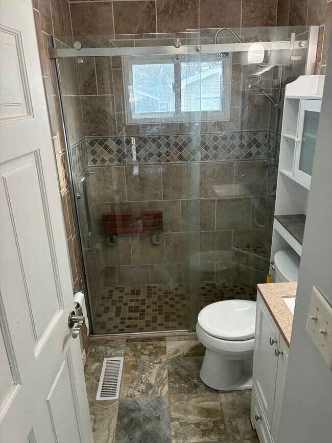 Photo - 1421 W Tate St