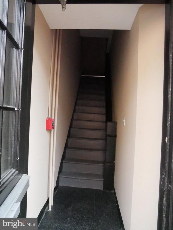 Photo - 707 Wood Ave Unit APT 1