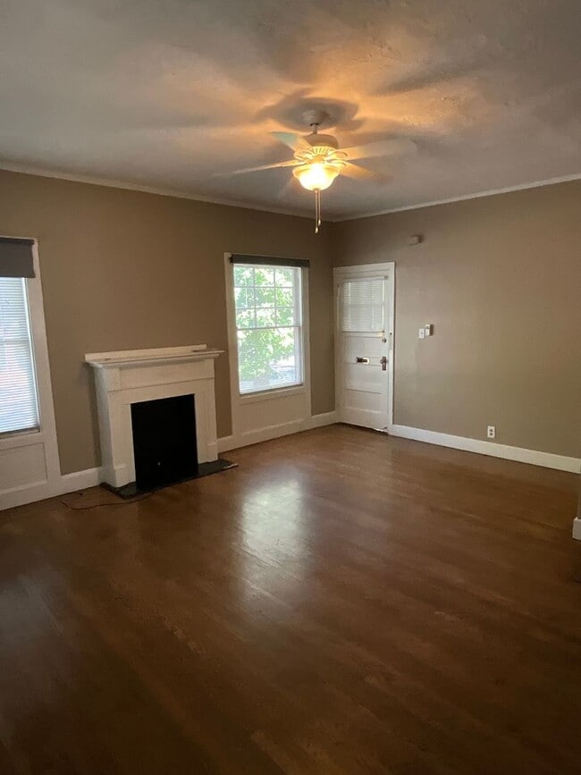 Photo - SPACIOUS ONE BEDROOM IN MIDTOWN!!