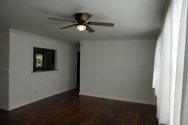 Photo - Pet Friendly 3 Bedroom 1 Full Bath located...