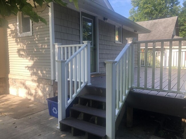 Photo - 321 E University St