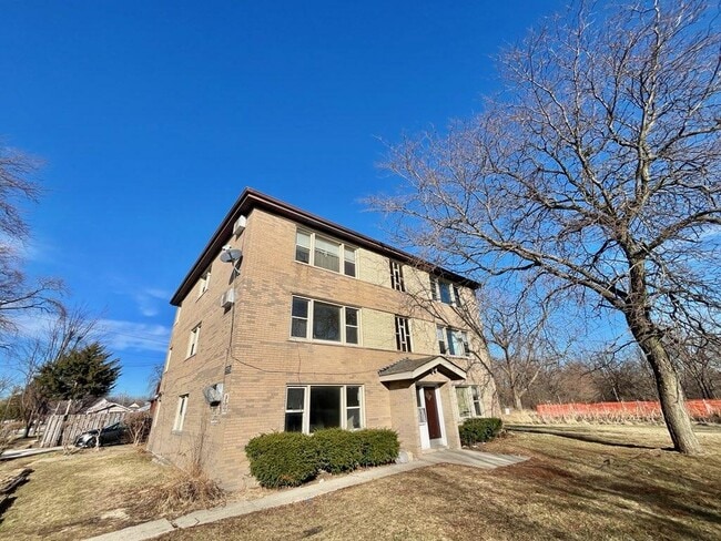 Building Photo - 13507 Seeley Ave