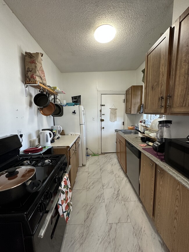 Photo - 32 Glenville Ave Unit 3