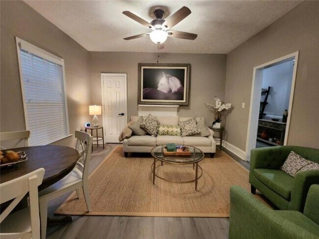 Photo - 455 Lynch Ave NW